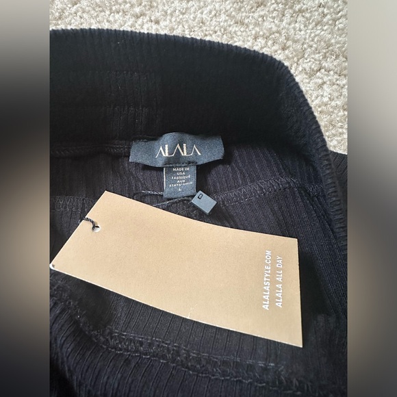 ALALA | Pile Ribbed High Rise Shorts in Black, size L (8) - Picture 5 of 8